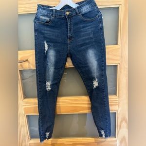 Women’s size Large Shein distressed jeans. Worn one time.